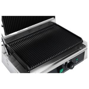 Grill Panini Grande Surface de Chauffe Rainurée - Dynasteel: performances exceptionnelles et utilisation pratique pour professio