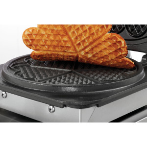 Professionelles Waffeleisen Bartscher 1HW211 aus Edelstahl - Perfektes Backen von Herzwaffeln