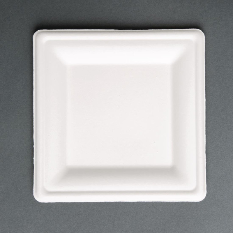 Compostable square plates made of bagasse 204mm - Pack of 50, eco-friendly and recyclable.