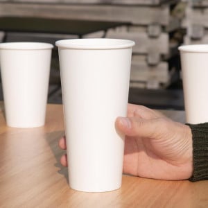 Becher für kalte Getränke aus Papier 625 ml 90 mm - Packung mit 1000 recycelbaren, eleganten & praktischen Bechern