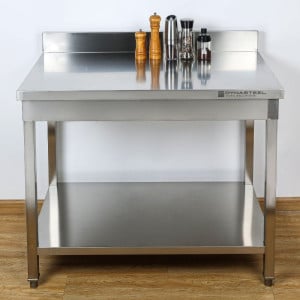 Table inox professionnelle Dynasteel : robustesse et praticité