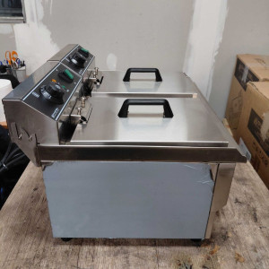 Friteuse Professionnelle 2 x 13 L avec Vidange - Dynasteel: Performance et durabilité pour votre cuisine