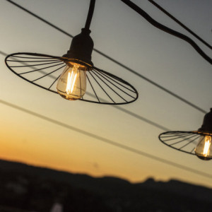 Outdoor String Light with Steel Lampshade and Filament Bulb - Chic Cage Light - Lumisky
